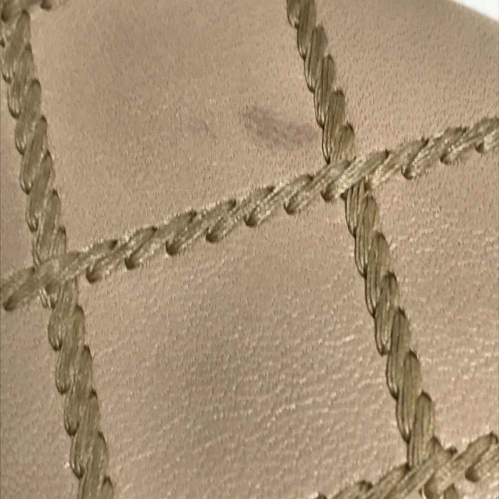 CHANEL Cream Wallet - Picture 7 of 16